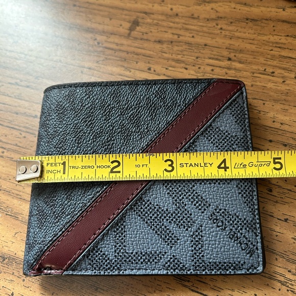 NEW Michael Kors Bifold Wallet - Picture 7 of 9